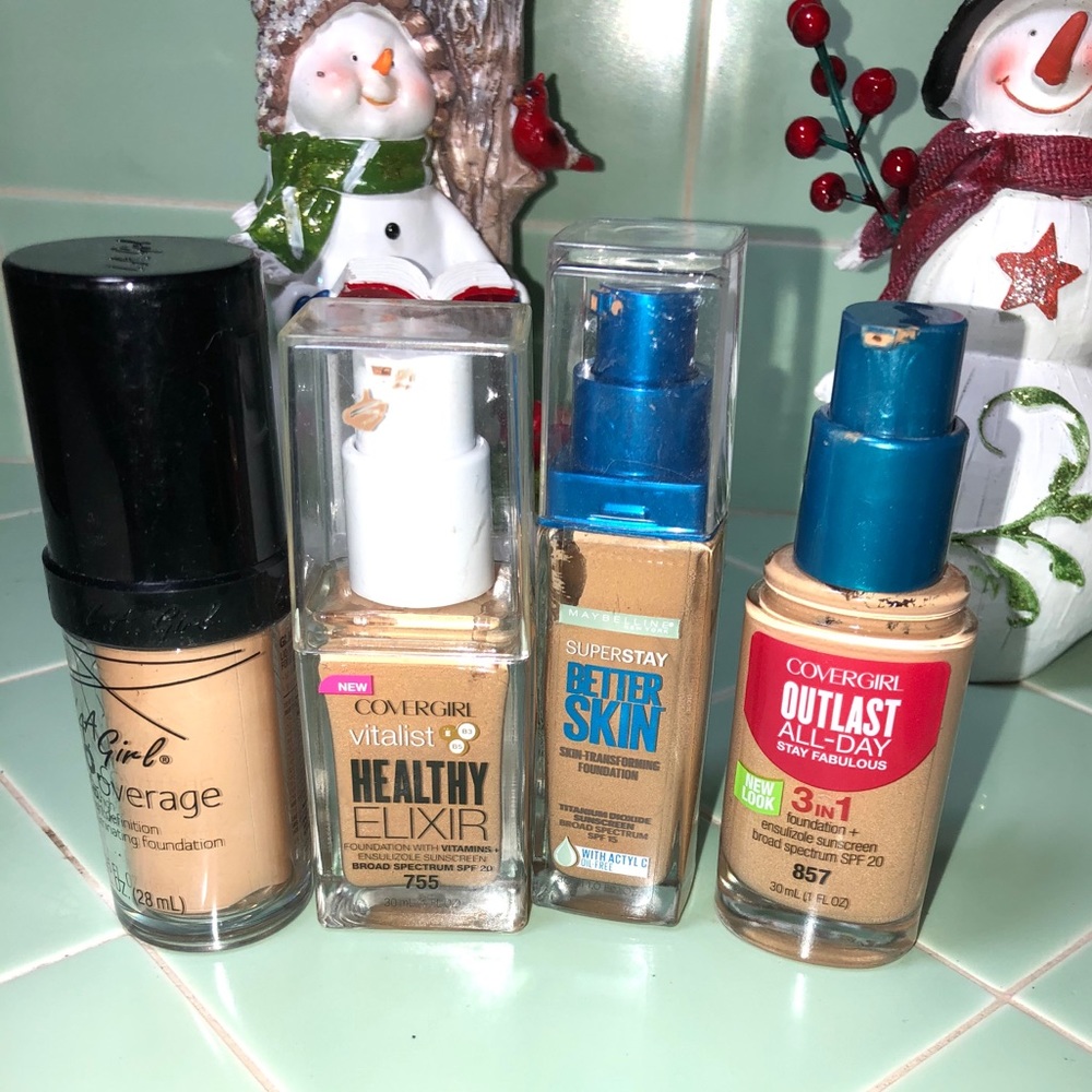 Pack of 4 Drugstore foundations!